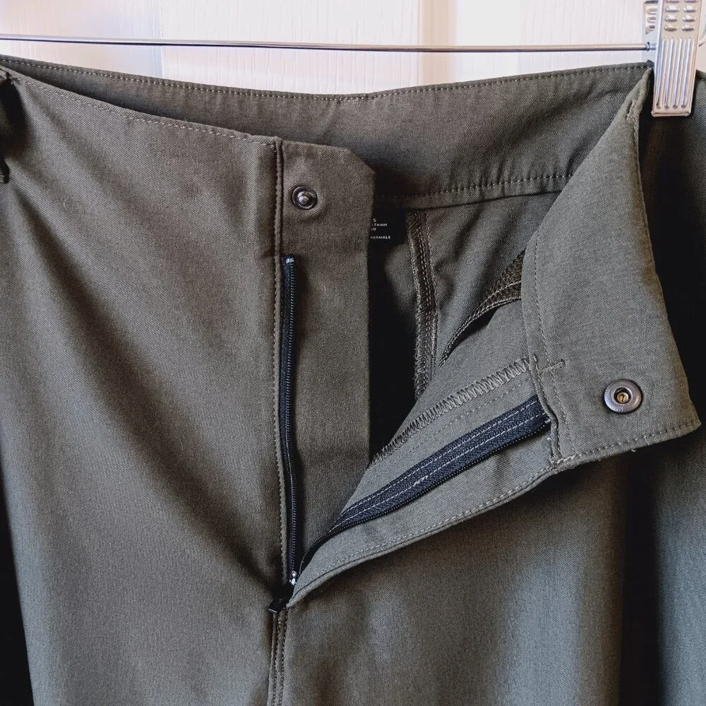 The North Face Men's New Taupe Green Solo Pant Size 40 x 33